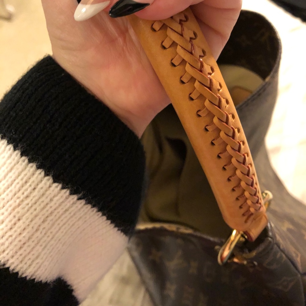 Louis Vuitton Artsy GM - Picture 6 of 15